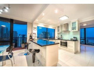 ABSOLUTE Riverfront 2br apt, Views from every room Apartment, Gold Coast - 4