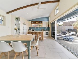 Luxury Townhouse Easy Walk to Beach Park and Restaurants Guest house, Huskisson - 2