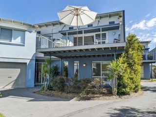 Luxury Townhouse Easy Walk to Beach Park and Restaurants Guest house, Huskisson - 1