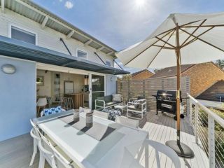Luxury Townhouse Easy Walk to Beach Park and Restaurants Guest house, Huskisson - 5
