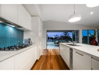 Luxury Tropical Haven - Pacific Avenue, Sunshine Beach Guest house, Sunshine Beach - 4