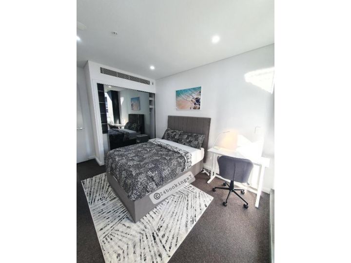 Luxury Villa - Sleeps 6, Premium memory foam beds, heated pools, sauna and gym Apartment, Sydney - imaginea 10