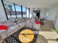 Luxury Villa - Sleeps 6, Premium memory foam beds, heated pools, sauna and gym Apartment, Sydney - thumb 1