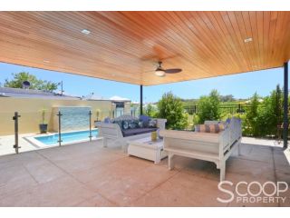 LUXURY VILLA W POOL & SPAS Guest house, Coogee - 5