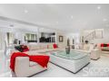 LUXURY VILLA W POOL & SPAS Guest house, Coogee - thumb 15
