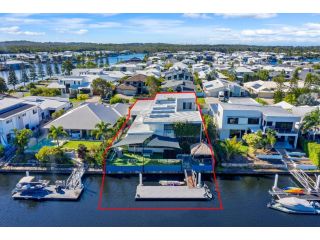 Luxury Waterfront Private Home In Caloundra - Pelican Waters Featuring A Pizza Oven and Private Pool Guest house, Queensland - 2