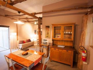 Lyrebird Studio Hideaway in the Watagans - be at one with nature Guest house, Ellalong - 1