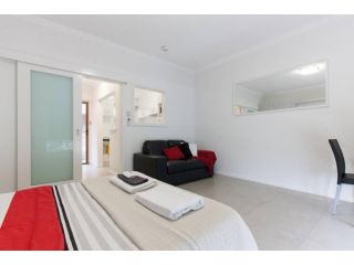 M4 West Perth Studio Apartment Apartment, Perth - 2