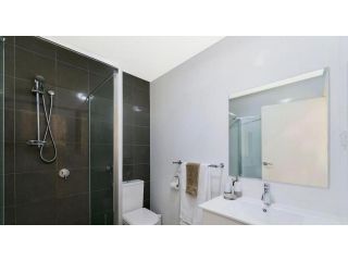 Convenient One Bedroom Townhouse Narrabundah Apartment, New South Wales - 4