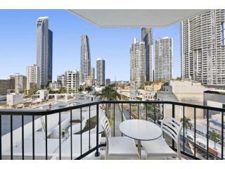 Hotel-style Apartment, Distance to Cali Beach Club Apartment, Gold Coast - 5