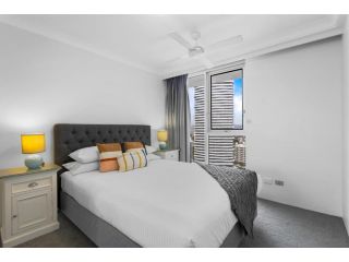 MadeComfy Beach Haven Beachfront 2-Bed Apartment Apartment, Gold Coast - 3