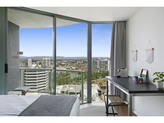 Studio with Resort Facilities in Prime Location Apartment, Gold Coast - 1
