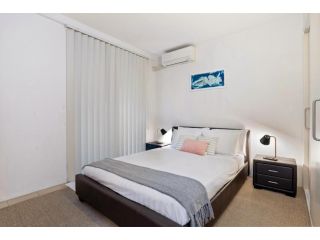 MadeComfy Modern Brisbane Inner City Apartment Apartment, Brisbane - 1