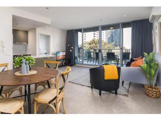 MadeComfy Modern Comfort in Canberra Central Apartment, Canberra - 4