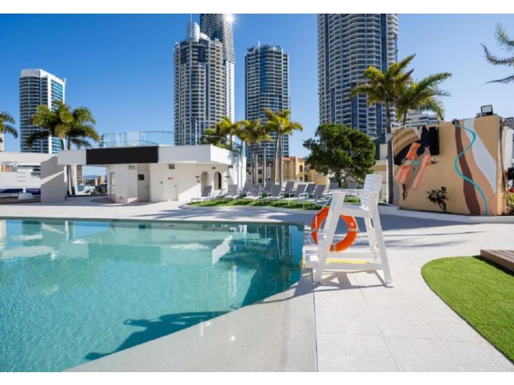 Beachside Studio with Ocean and city views Apartment, Gold Coast - imaginea 4