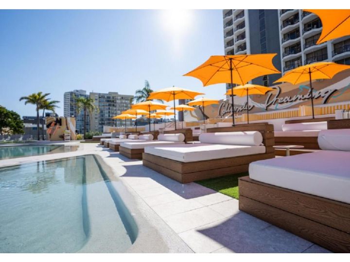 Beachside Studio with Ocean and city views Apartment, Gold Coast - imaginea 17