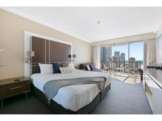 Beachside Studio with Ocean and city views Apartment, Gold Coast - 2