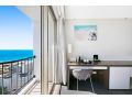 Beachside Studio with Ocean and city views Apartment, Gold Coast - thumb 1