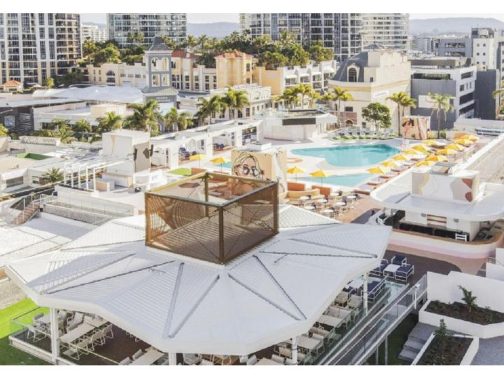 Beachside Studio Apartment with Ocean & City views Apartment, Gold Coast - imaginea 16