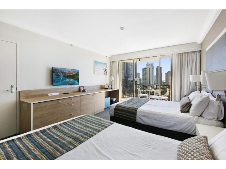 Beachside Studio Apartment with Ocean & City views Apartment, Gold Coast - imaginea 3