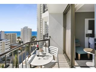 Beachside Studio Apartment with Ocean & City views Apartment, Gold Coast - 1