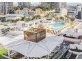 Beachside Studio Apartment with Ocean & City views Apartment, Gold Coast - thumb 16