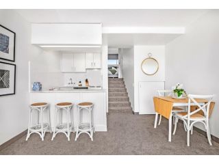 Stunning Ocean Views With Manly At Your Doorstep Apartment, Sydney - 4
