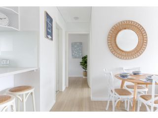 MadeComfy Trendy Apartment on Dee Why Beach Apartment, Deewhy - 3