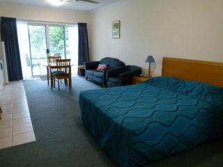 Madison Ocean Breeze Apartments Hotel, Townsville - 1