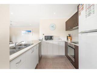 Maggies Beach House - Unit 56 at Cape View Resort Guest house, Busselton - 1