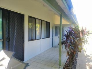 Magnetic Island Resort, Sleeps 6, Free WIFI Accomodation, Nelly Bay - 1