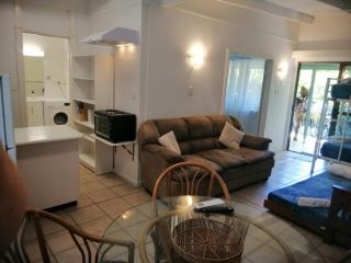 Magnetic Island Resort, Sleeps 6, Free WIFI Accomodation, Nelly Bay - 5