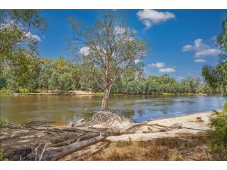 Maidens Rest - Luxury riverfront adults retreat Guest house, Moama - 5