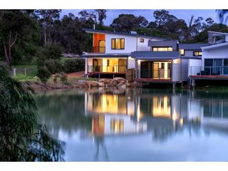 Maison du Lac - house on lake, close to town Guest house, Margaret River Town - 2
