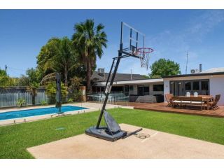 Malibu Palms - Echuca Holiday Homes Guest house, Moama - 3