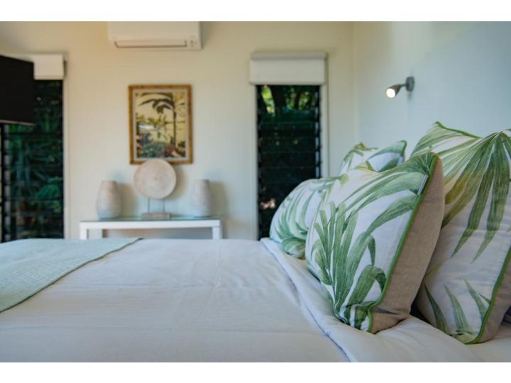 MANDALAY ESCAPE, SECLUSION & SERENITY WITH A POOL Guest house, Airlie Beach - imaginea 4