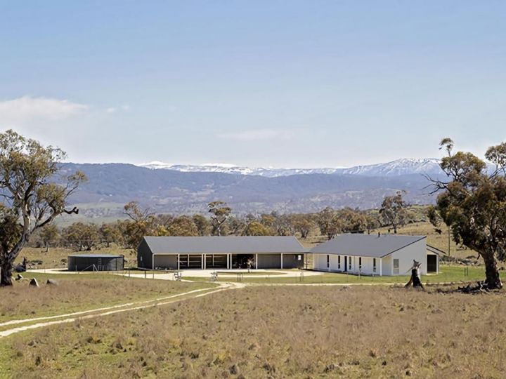 Manna Tree Farm -modern home with majestic views in stunning countryside Guest house, Jindabyne - imaginea 14
