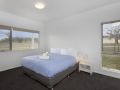Manna Tree Farm -modern home with majestic views in stunning countryside Guest house, Jindabyne - thumb 11