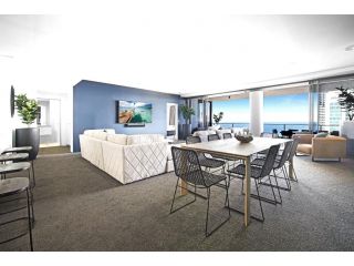 Circle on Cavill Sub Penthouse w/ 4 bedrooms Apartment, Gold Coast - 4