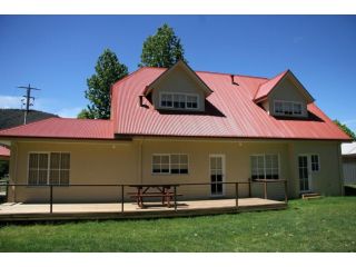 Maple House - The ideal retreat for family and friends. Guest house, Bright - 3
