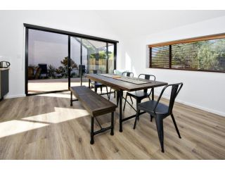 Margaret River Bungalow-2-middle - stylish stay Guest house, Margaret River Town - 3