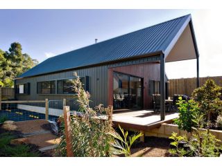 Margaret River Bungalow-1-street - stylish stay Chalet, Margaret River Town - 2