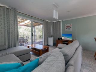 Marine Drive, 32 Guest house, Fingal Bay - 1
