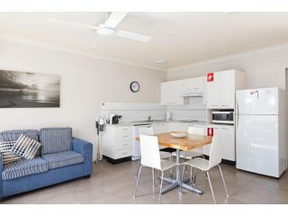 Martys Little Beach No 5 Apartment, Nelson Bay - 4