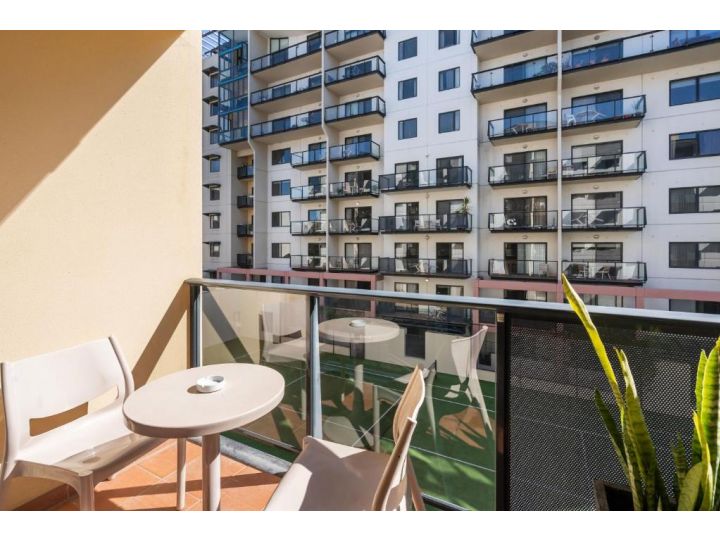 Marvellous Mts Bay Resort Style 1BR Pool & Tennis. Apartment, Perth - imaginea 8