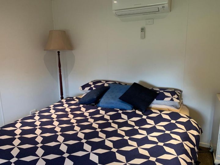Mascot Cottage - Pet Friendly and Complimentary Breakfast Hamper Bed and breakfast, West Wyalong - imaginea 1