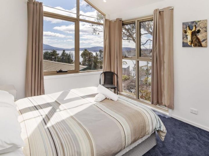 &#x27;Matilda&#x27; - Spacious & centrally located with great lake views Guest house, Jindabyne - imaginea 3
