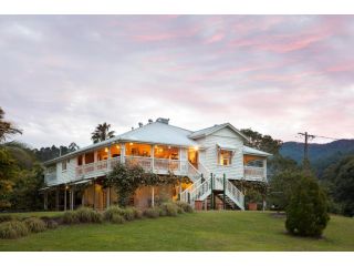 Mavis's Cabins @ Mt Warning Aparthotel, Uki - 2
