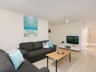 Maybury unit 3 - 70 Metre walk to Rainbow Bay beach Coolangatta Apartment, Gold Coast - 4