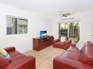 Mayfield 23 - Five Bedroom Home with Pool Guest house, Alexandra Headland - 5